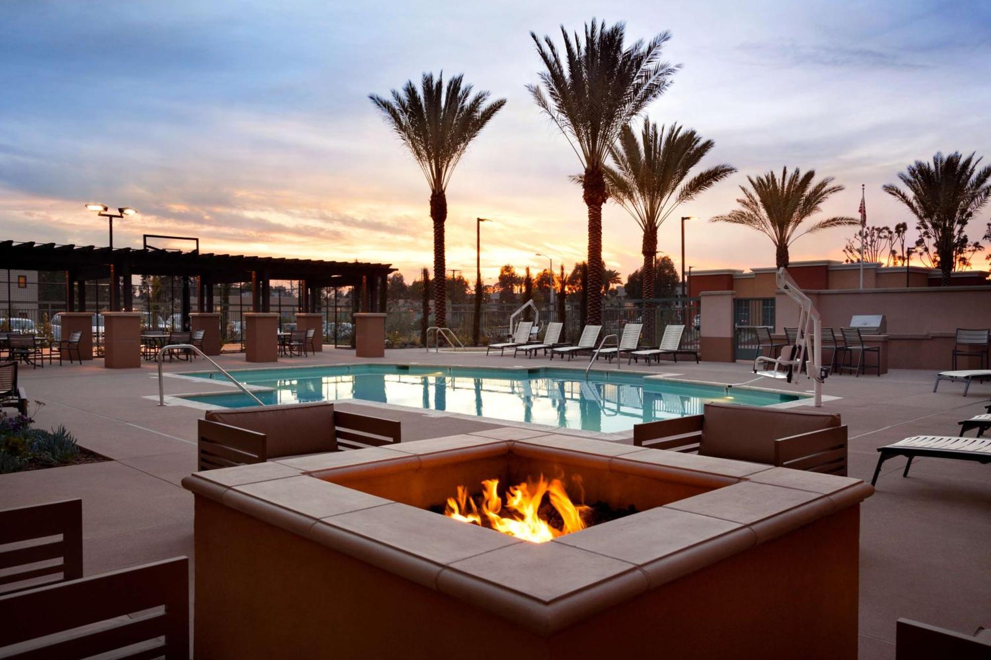 Homewood Suites By Hilton Irvine John Wayne Airport Eksteriør billede